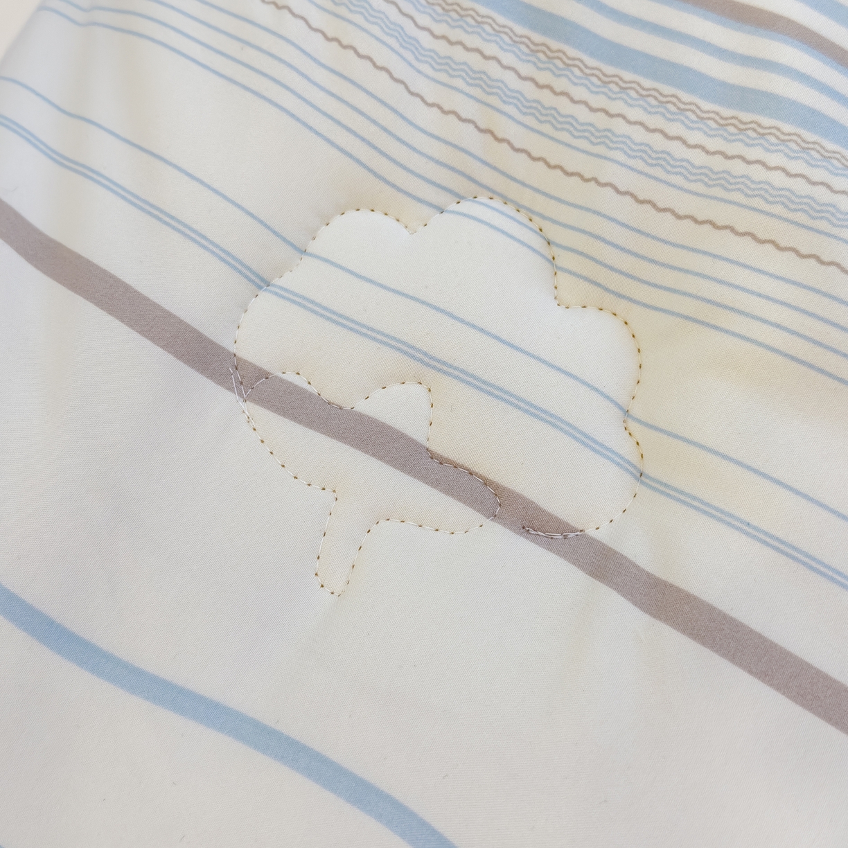 91家纺网 家纺一手货源 找家纺 默忆 2025新款新疆棉学生棉花被 被子被芯 渐变蓝细条