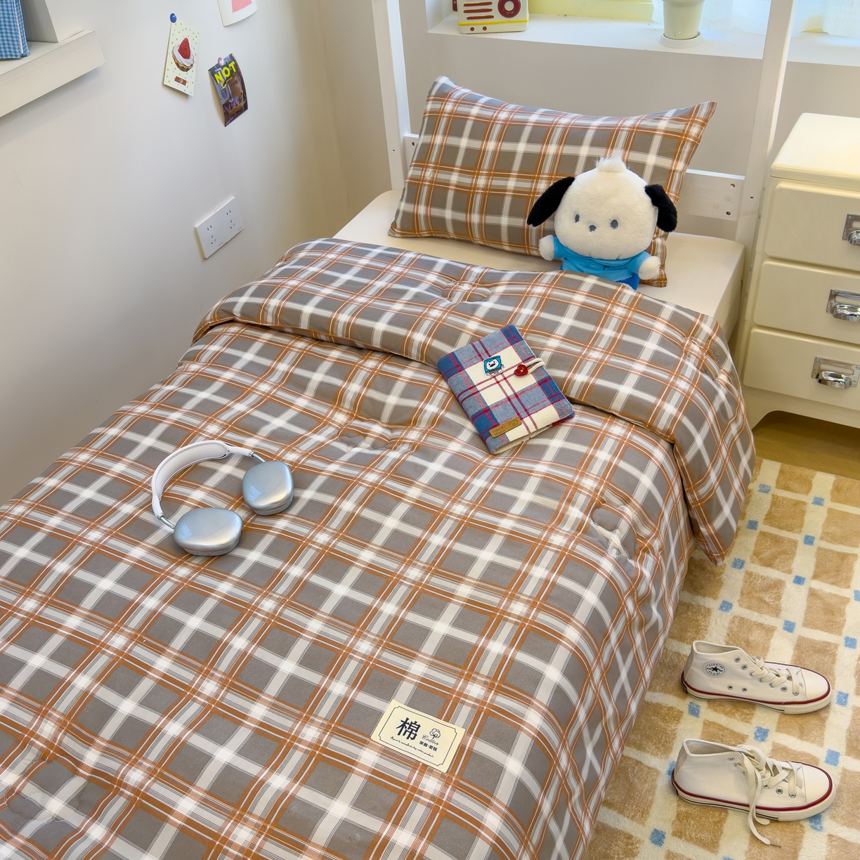 91家纺网 家纺一手货源 找家纺 默忆 2025新款新疆棉学生棉花被 被子被芯 咖灰中格