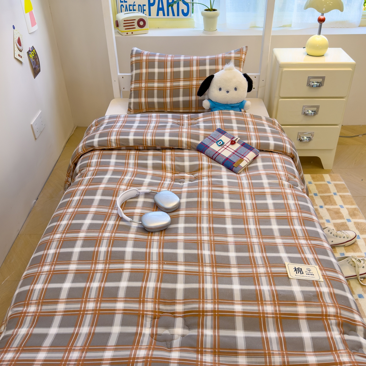 91家纺网 家纺一手货源 找家纺 默忆 2025新款新疆棉学生棉花被 被子被芯 咖灰中格