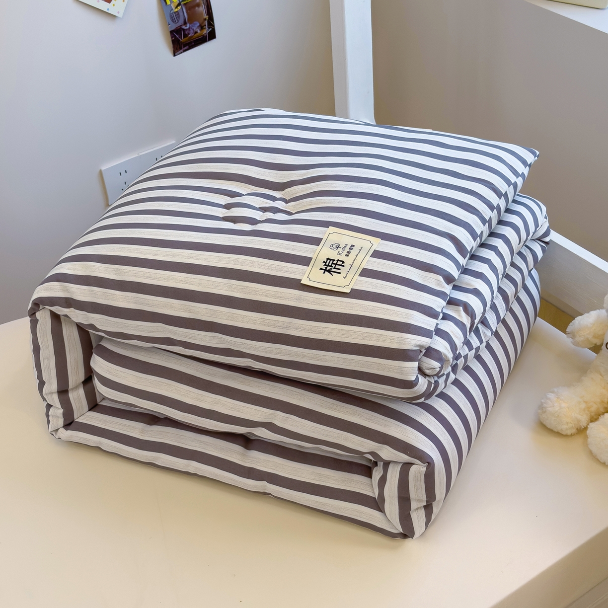 91家纺网 家纺一手货源 找家纺 默忆 2025新款新疆棉学生棉花被 被子被芯 灰白条