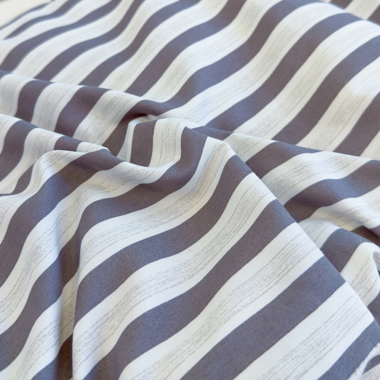 91家纺网 家纺一手货源 找家纺 默忆 2025新款新疆棉学生棉花被 被子被芯 灰白条