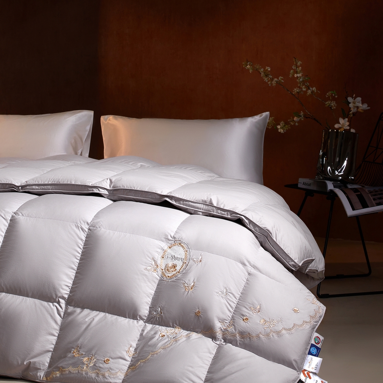 91家纺网 家纺一手货源 找家纺 织梦人羽绒工厂店2025新款高蓬松羽绒羽毛被大牌同款花型-绣花蝶韵蝶舞drio 蝶羽-灰