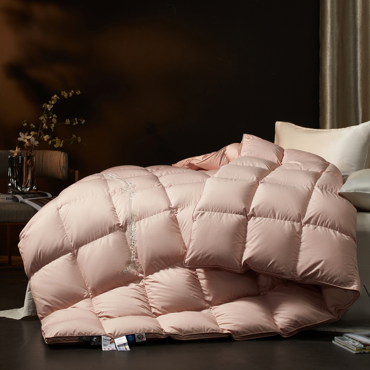 91家纺网 家纺一手货源 找家纺 织梦人羽绒工厂店2025新款高蓬松羽绒羽毛被大牌同款花型-绣花蝶韵蝶舞drio 蝶韵-豆沙