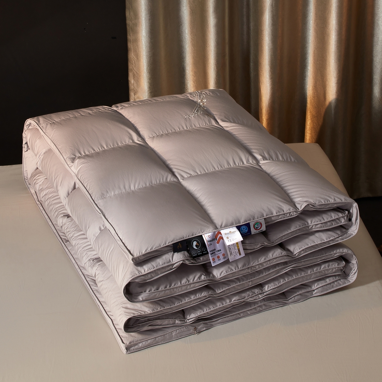 91家纺网 家纺一手货源 找家纺 织梦人羽绒工厂店2025新款高蓬松羽绒羽毛被大牌同款花型-绣花蝶韵蝶舞drio 蝶韵-灰