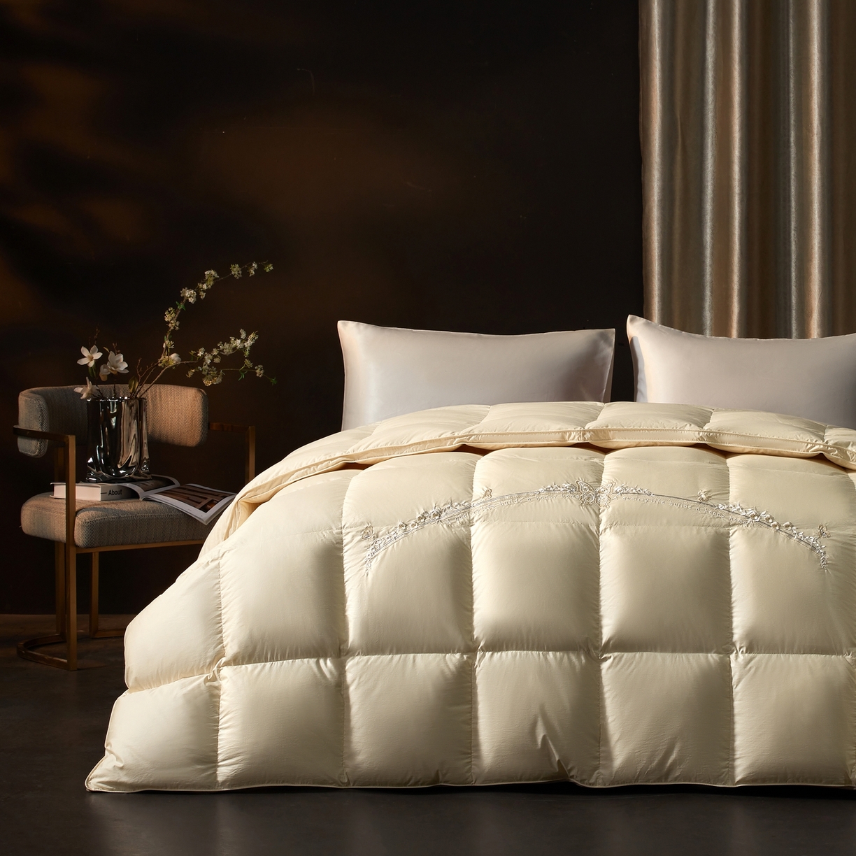 91家纺网 家纺一手货源 找家纺 织梦人羽绒工厂店2025新款高蓬松羽绒羽毛被大牌同款花型-绣花蝶韵蝶舞drio 蝶韵-米黄