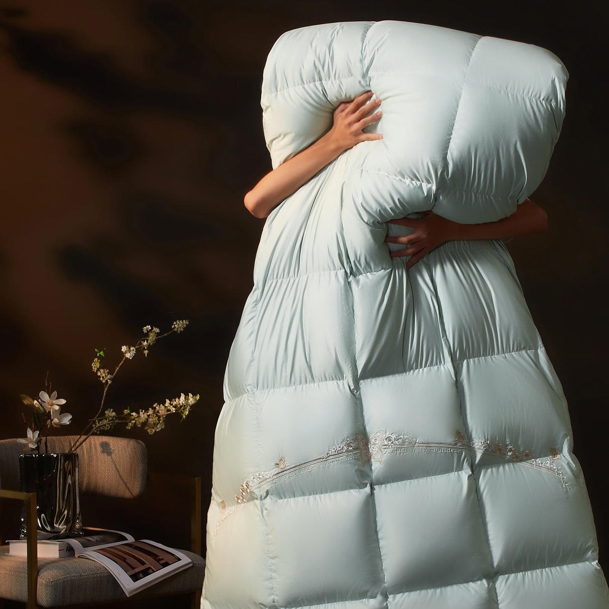 91家纺网 家纺一手货源 找家纺 织梦人羽绒工厂店2025新款高蓬松羽绒羽毛被大牌同款花型-绣花蝶韵蝶舞drio 蝶韵-水绿