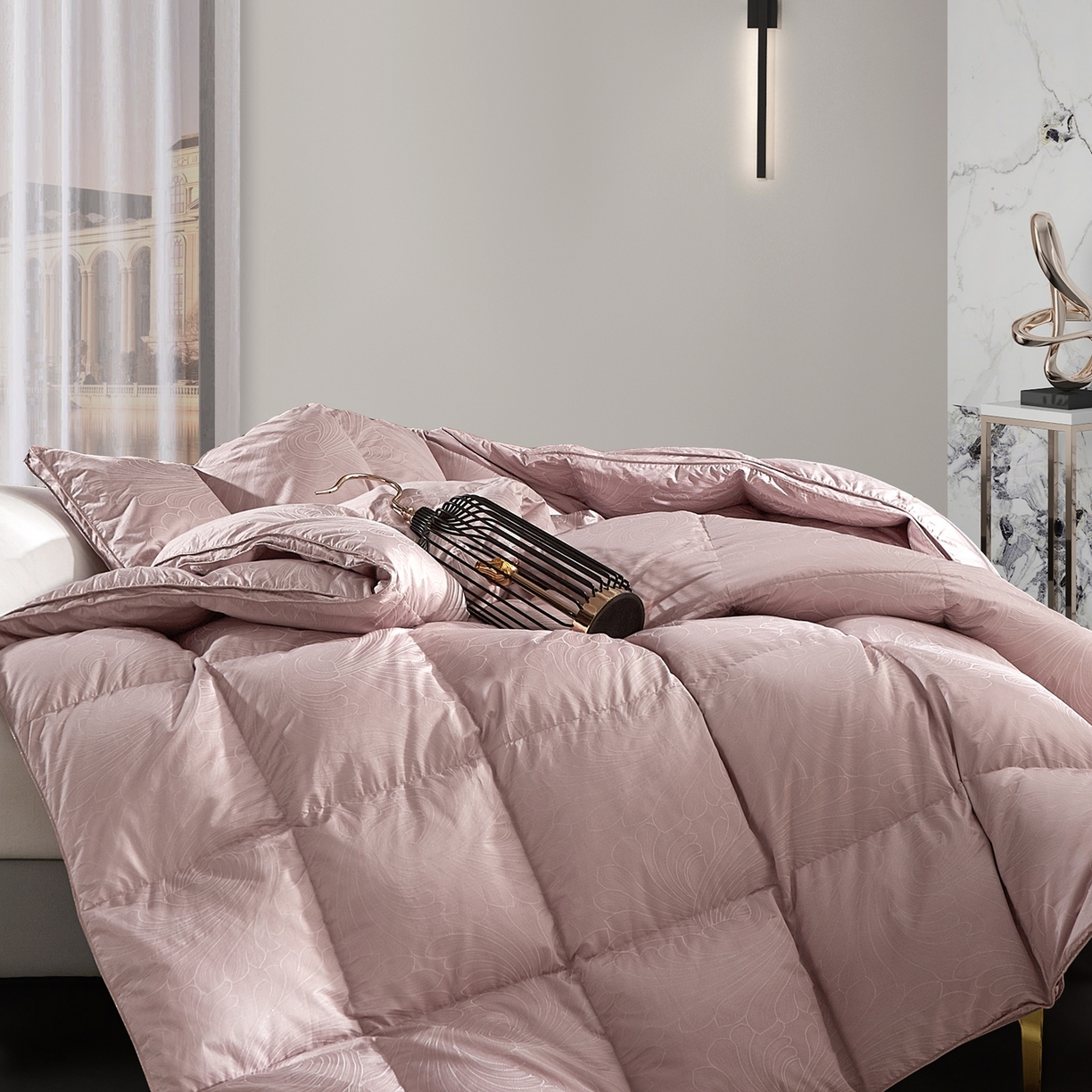 91家纺网 家纺一手货源 找家纺 织梦人羽绒工厂店 2025新款高蓬松羽绒羽毛被大牌同款花型-高精密提花系列 高精密提花-蒙娜丽莎豆沙