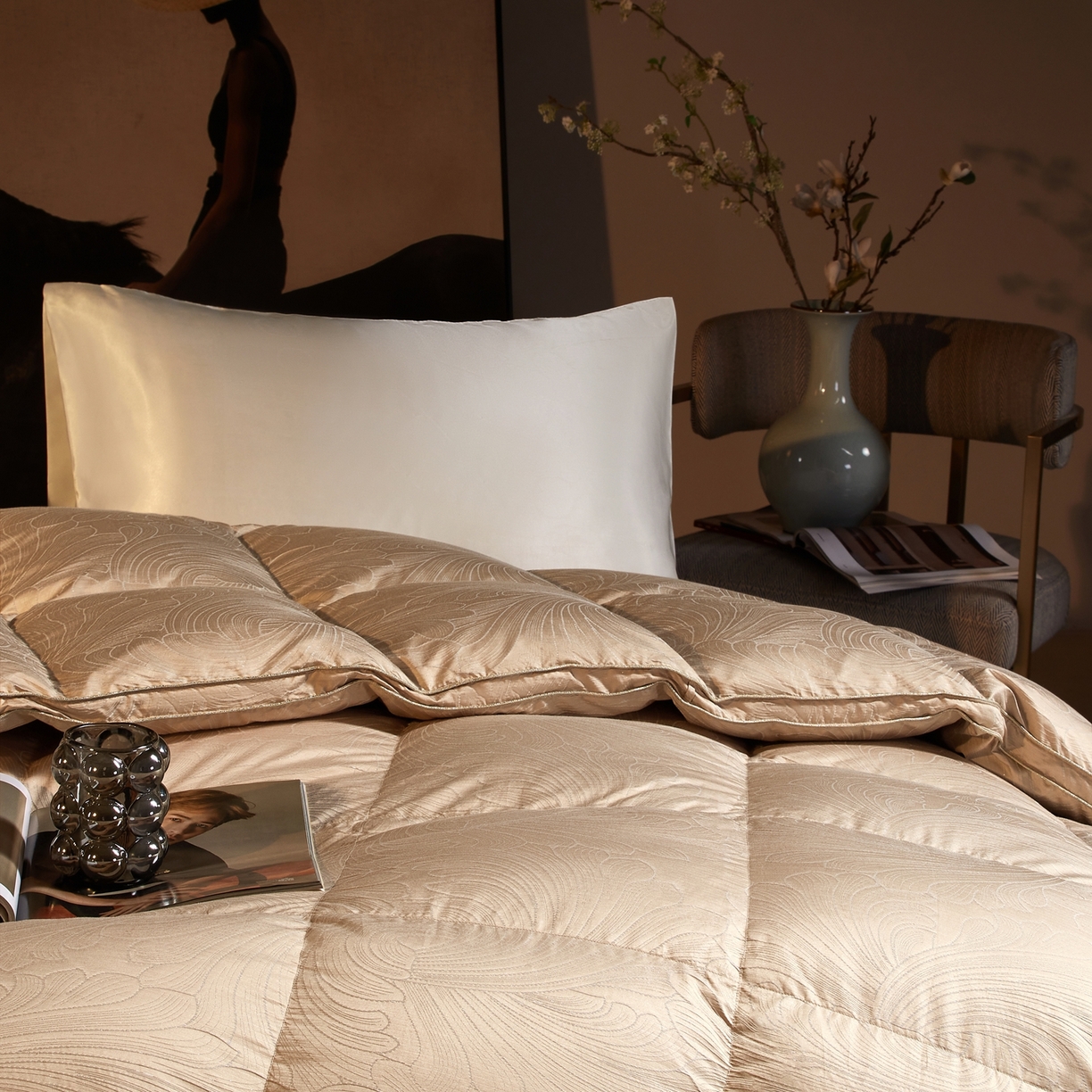 91家纺网 家纺一手货源 找家纺 织梦人羽绒工厂店 2025新款高蓬松羽绒羽毛被大牌同款花型-高精密提花系列 高精密提花-蒙娜丽莎金