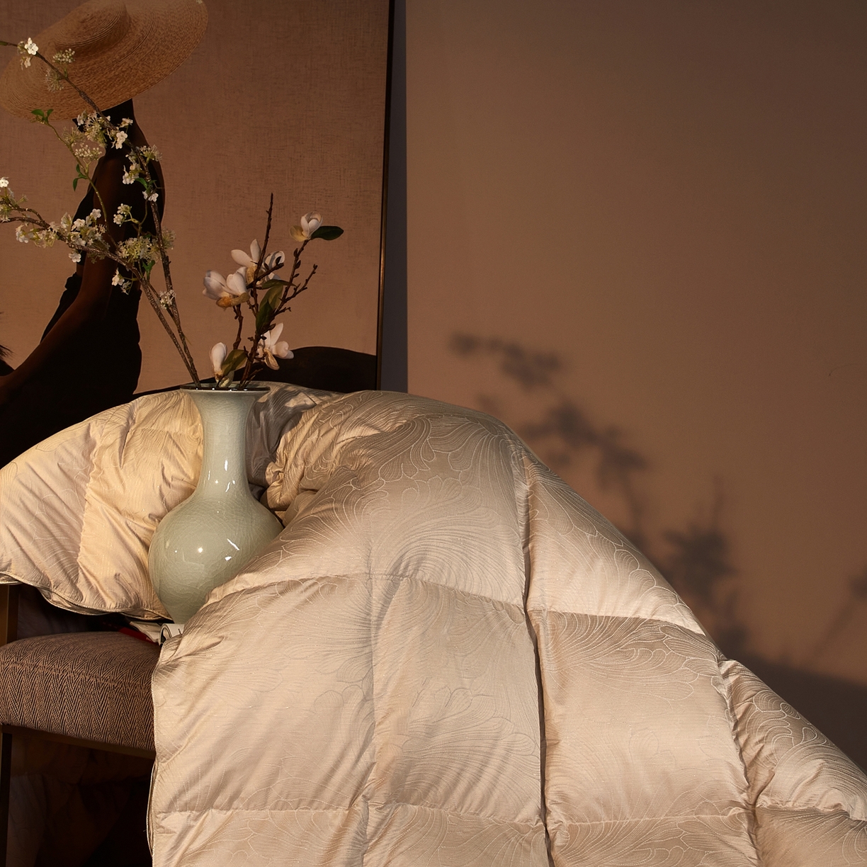 91家纺网 家纺一手货源 找家纺 织梦人羽绒工厂店 2025新款高蓬松羽绒羽毛被大牌同款花型-高精密提花系列 高精密提花-蒙娜丽莎金