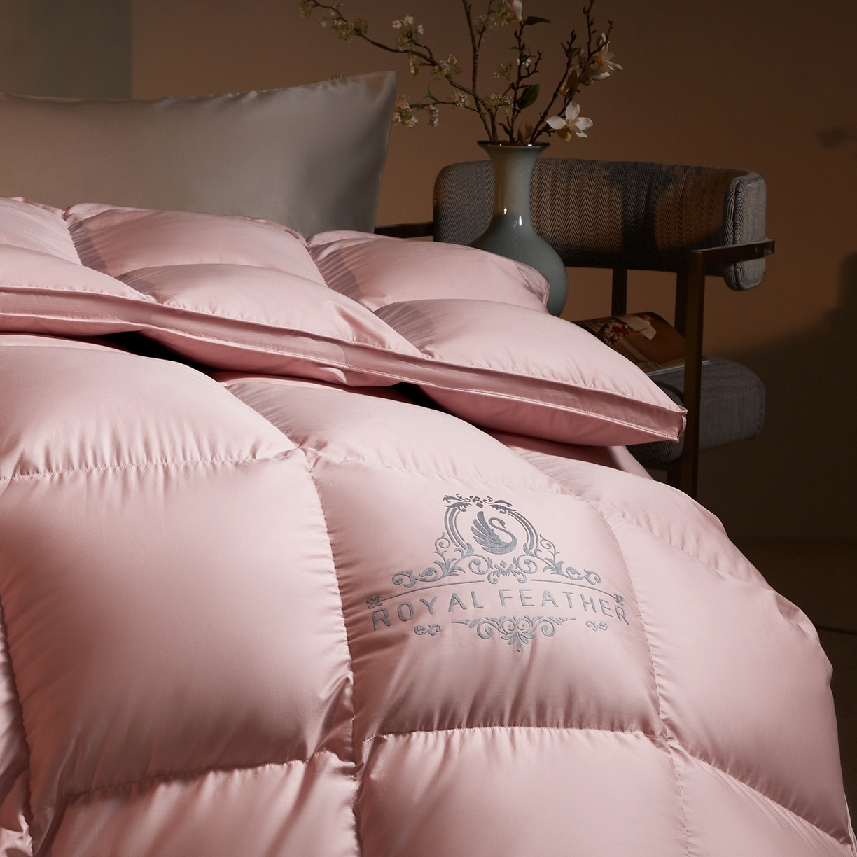 91家纺网 家纺一手货源 找家纺 织梦人羽绒工厂店2025新款高蓬松羽绒被95鹅绒大牌同款花型-莱赛尔+棉纯色系列 莱赛尔-粉