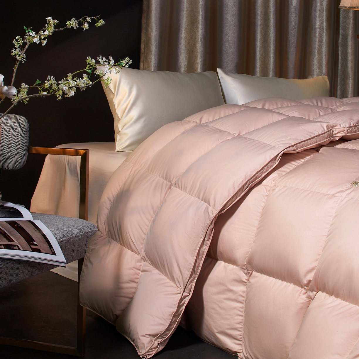 91家纺网 家纺一手货源 找家纺 织梦人羽绒工厂店2025新款高蓬松羽绒被95鹅绒大牌同款花型-绣花蝶韵蝶舞drio 蝶韵-豆沙