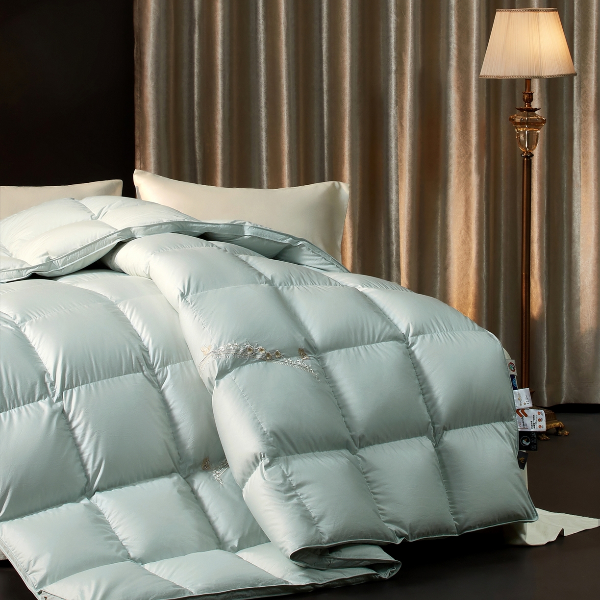 91家纺网 家纺一手货源 找家纺 织梦人羽绒工厂店2025新款高蓬松羽绒被95鹅绒大牌同款花型-绣花蝶韵蝶舞drio 蝶韵-水绿