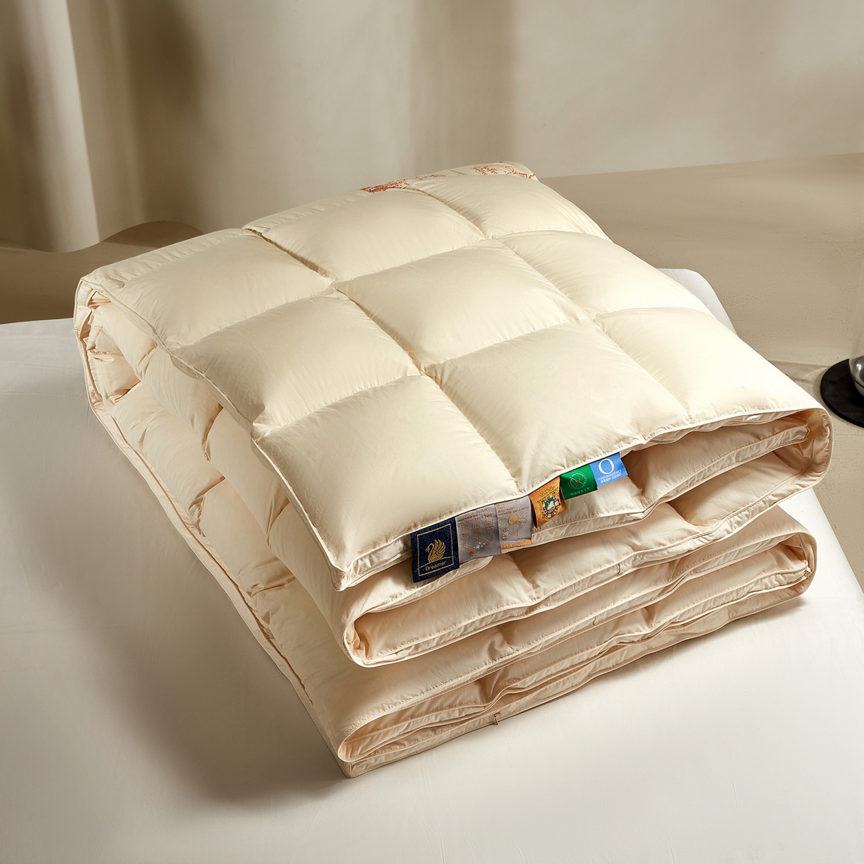 91家纺网 家纺一手货源 找家纺 织梦人羽绒工厂店2025新款高蓬松羽绒被95鹅绒大牌同款花型-绣花蝶韵蝶舞drio drio米黄