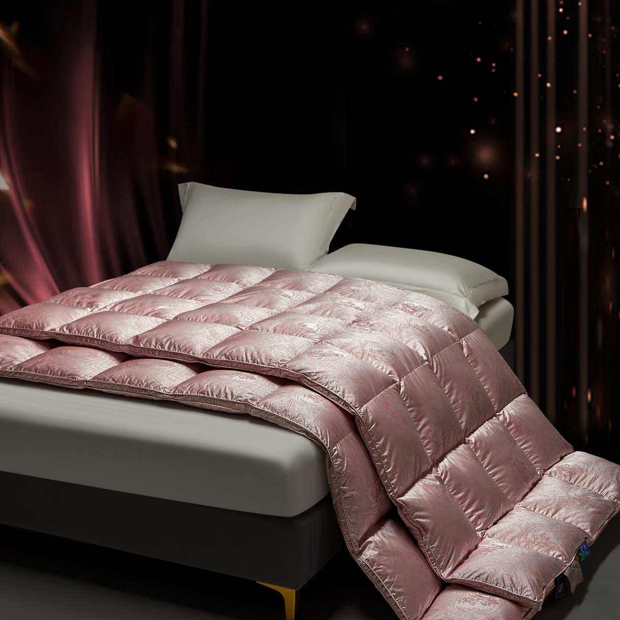 91家纺网 家纺一手货源 找家纺 织梦人羽绒工厂店 2025新款高蓬松羽绒被95鹅绒大牌同款花型-高精密提花系列 高精密提花-罗马庄园豆沙