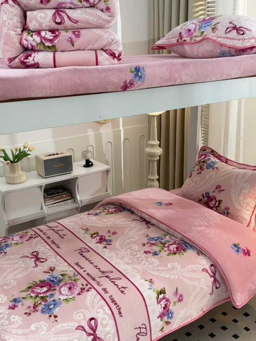 91家纺网 家纺一手货源 找家纺 芯诗曼家纺 2025新款金貂绒牛奶绒印花三件套 富贵牡丹