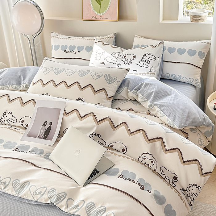 91家纺网 家纺一手货源 找家纺 宇彬家纺 2025直播新款13372全棉纯棉印花单双人被套喷气小清新简约热款学生被罩 布拉格调新花型上新