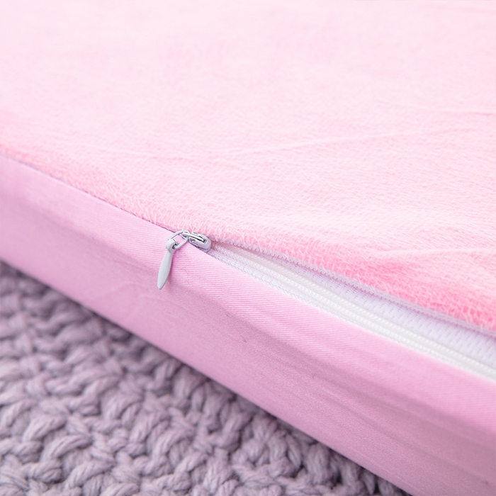 91家纺网 家纺一手货源 找家纺 大黄蜂家居家纺 2025新款全棉13372棉儿童卡通乳胶枕套 小猪聚会