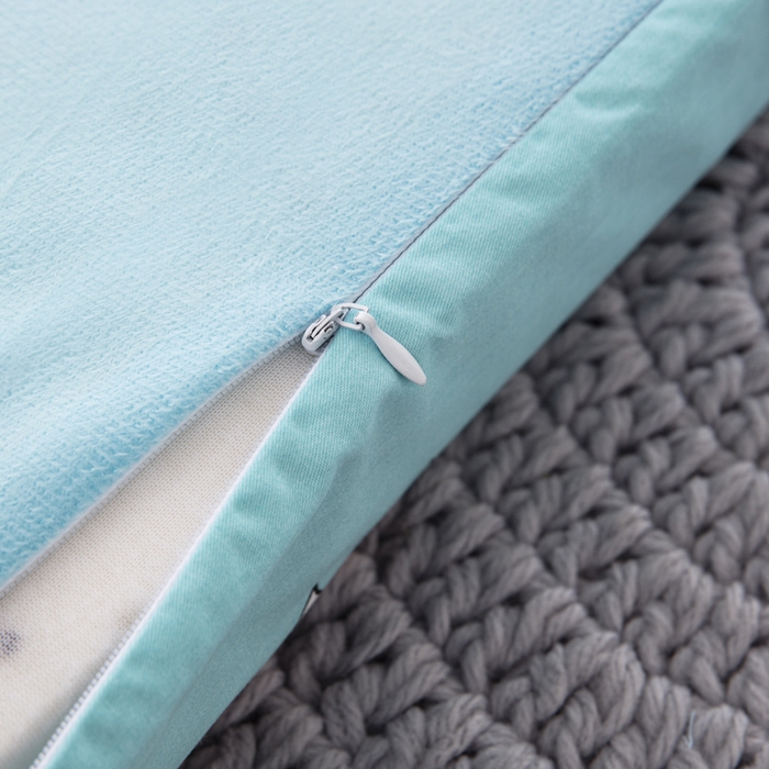 91家纺网 家纺一手货源 找家纺 大黄蜂家居家纺 2025新款全棉13372棉儿童卡通乳胶枕套 糖果女孩