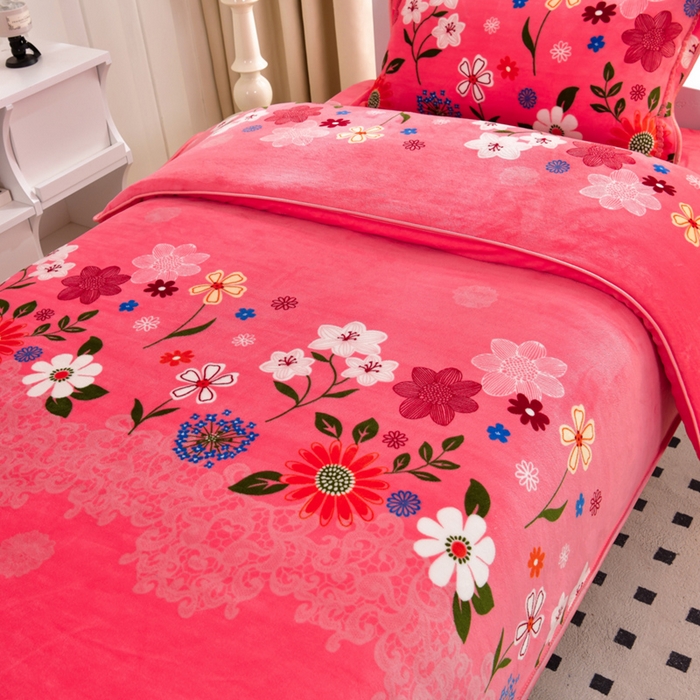 91家纺网 家纺一手货源 找家纺 芯诗曼家纺 2025新款金貂绒牛奶绒印花三件套 爱意满满