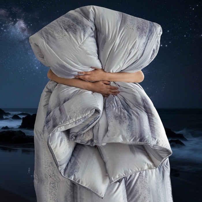 91家纺网 家纺一手货源 找家纺 织梦人羽绒工厂店 2025新款高蓬松羽绒95鹅绒大牌同款花型莫代尔印花 琥珀之光烟灰