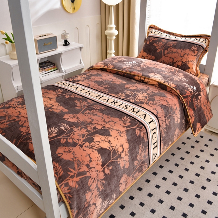 91家纺网 家纺一手货源 找家纺 芯诗曼家纺 2025新款金貂绒牛奶绒印花三件套 黄金叶