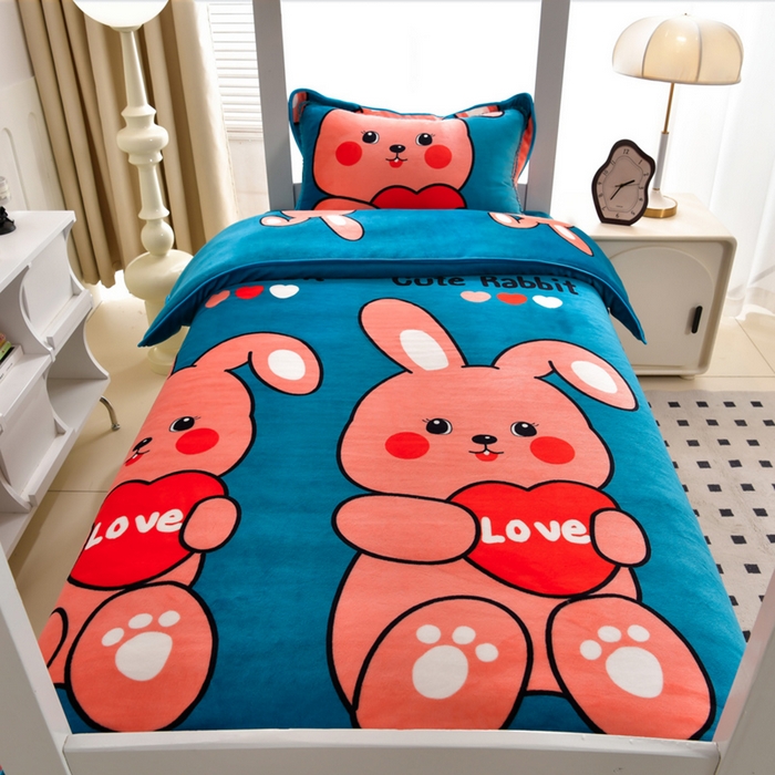 91家纺网 家纺一手货源 找家纺 芯诗曼家纺 2025新款金貂绒牛奶绒印花三件套 可爱兔