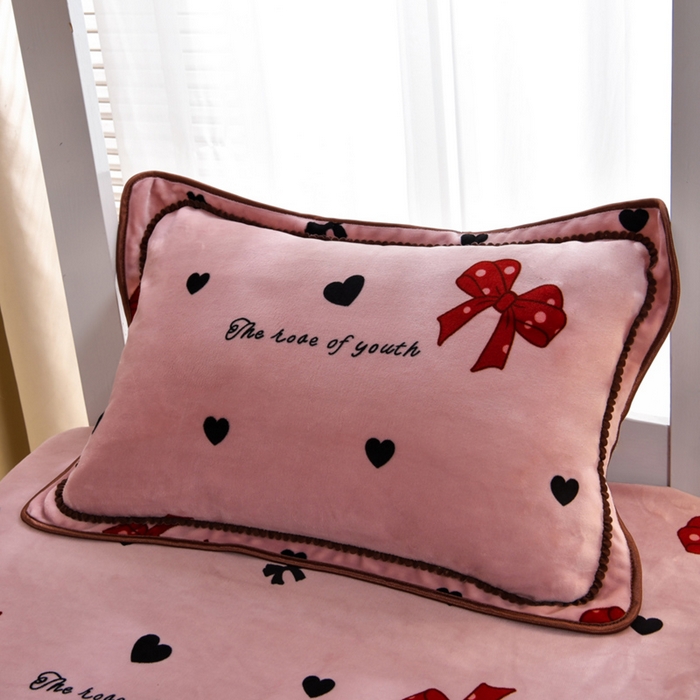 91家纺网 家纺一手货源 找家纺 芯诗曼家纺 2025新款金貂绒牛奶绒印花三件套 蝴蝶结