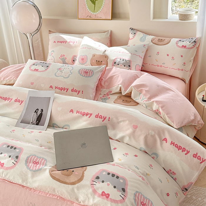 91家纺网 家纺一手货源 找家纺 宇彬家纺 2025直播新款13372全棉纯棉印花单双人被套喷气小清新简约热款学生被罩 忆伴时光新花型上新