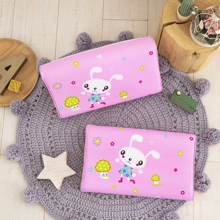 91家纺网 家纺一手货源 找家纺 大黄蜂家居家纺 2025新款全棉13372棉儿童卡通乳胶枕套 兔宝贝