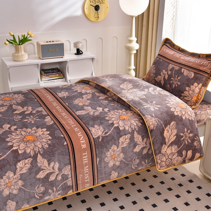 91家纺网 家纺一手货源 找家纺 （总）芯诗曼家纺 2025新款金貂绒牛奶绒印花三件套