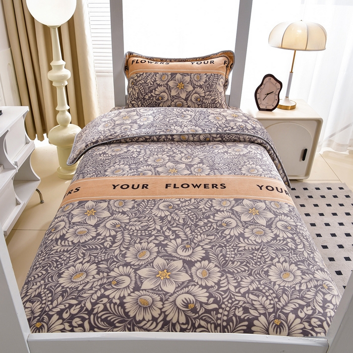 91家纺网 家纺一手货源 找家纺 芯诗曼家纺 2025新款金貂绒牛奶绒印花三件套 繁花嫩叶