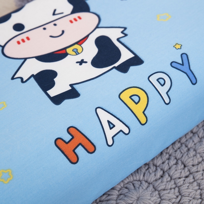 91家纺网 家纺一手货源 找家纺 大黄蜂家居家纺 2025新款全棉13372棉儿童卡通乳胶枕套 快乐牛牛蓝