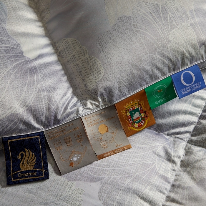 91家纺网 家纺一手货源 找家纺 织梦人羽绒工厂店 2025新款高蓬松羽绒95鹅绒大牌同款花型莫代尔印花 国色天香-灰