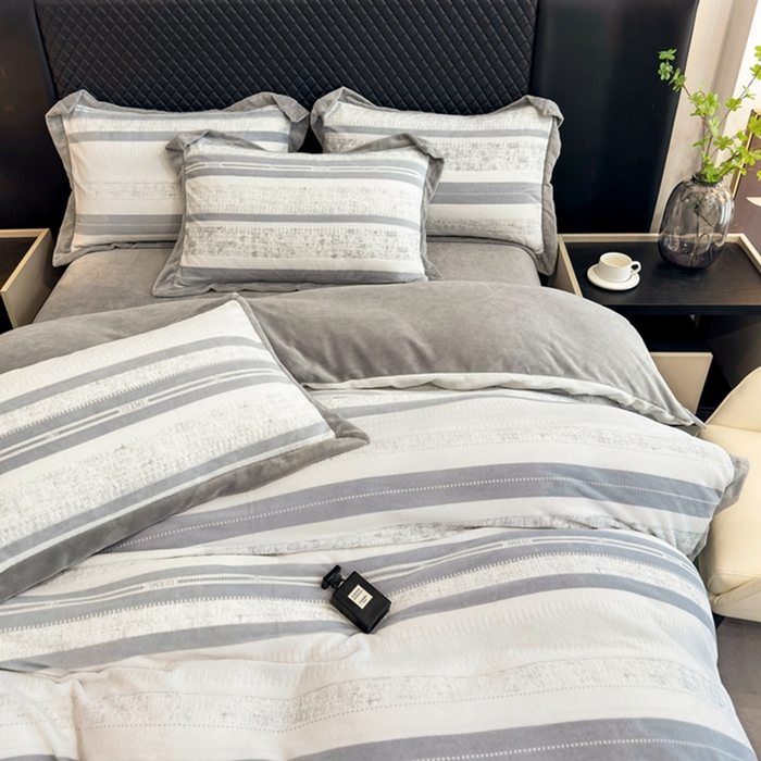 91家纺网 家纺一手货源 找家纺 梦精灵家纺 2025新款高克重加厚雕花牛奶绒四件套 赫纹