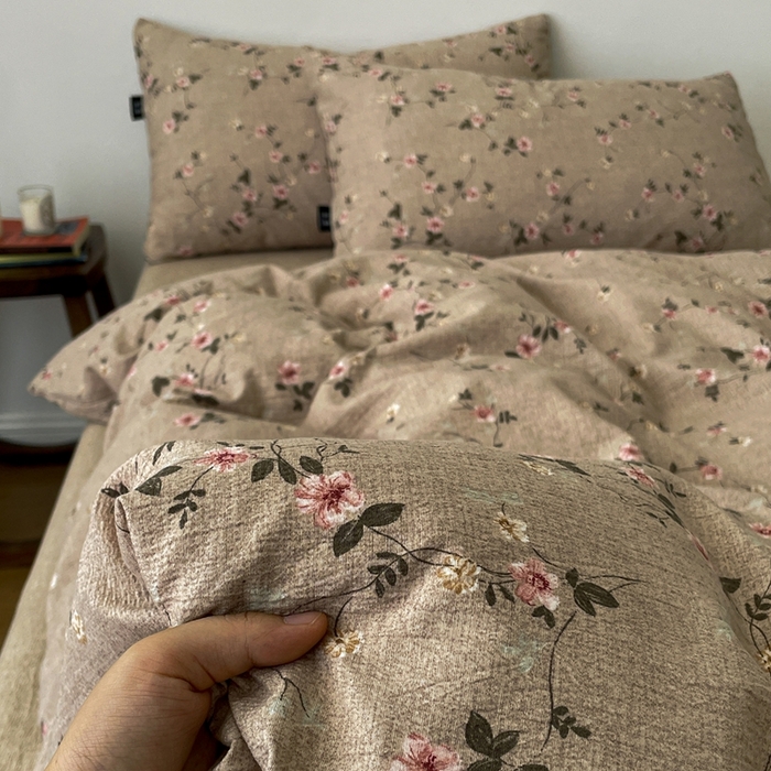 91家纺网 家纺一手货源 找家纺 一比一家纺 2025秋冬新款高克重棉麻原麻复古诧季风原麻四件套-简单款 花言