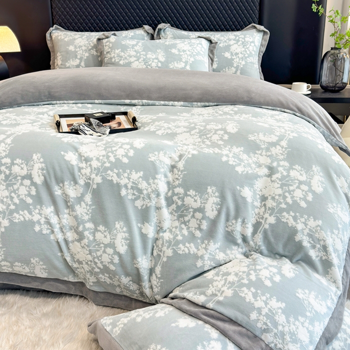 91家纺网 家纺一手货源 找家纺 梦精灵家纺 2025新款高克重加厚雕花牛奶绒四件套 暖意