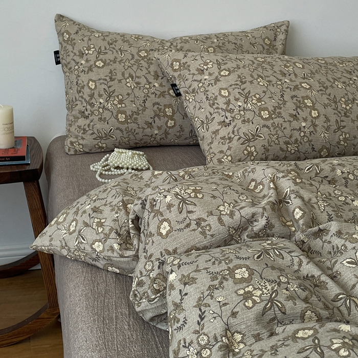 91家纺网 家纺一手货源 找家纺 一比一家纺 2026秋冬新款高克重棉麻原麻复古诧季风原麻四件套-简单款 梅花颂