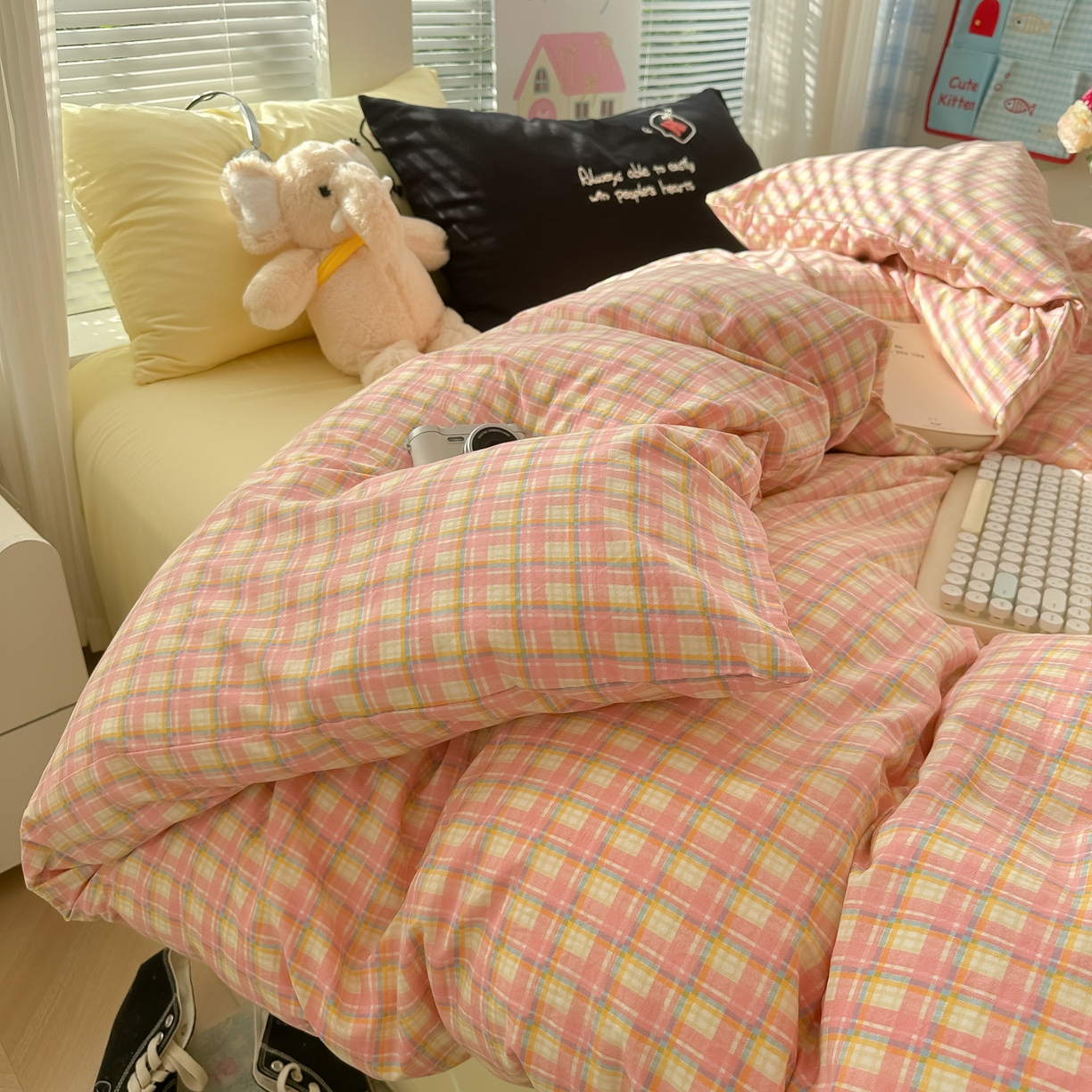 91家纺网 家纺一手货源 找家纺 （总）子钦家纺 2025新款云朵棉水洗棉Ins风简约四件套（场景二）繁花系列