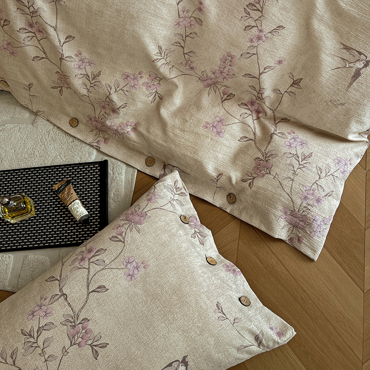 91家纺网 家纺一手货源 找家纺 一比一家纺 2025新款原麻纽扣款四件套 漫语