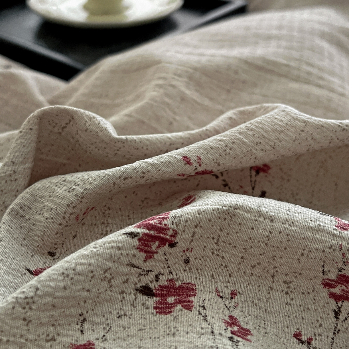 91家纺网 家纺一手货源 找家纺 一比一家纺 2025新款原麻纽扣款四件套 梅花洛