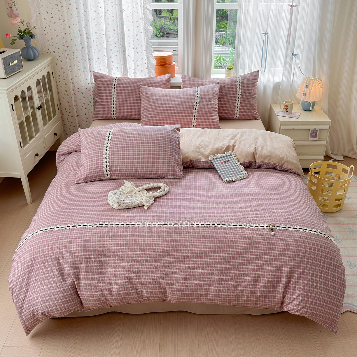 91家纺网 家纺一手货源 找家纺 晚爱家纺（原晚安家居） 2025新款云感木棉双层纱四件套皱皱纱蕾丝花边四件套 梦境-豆沙粉