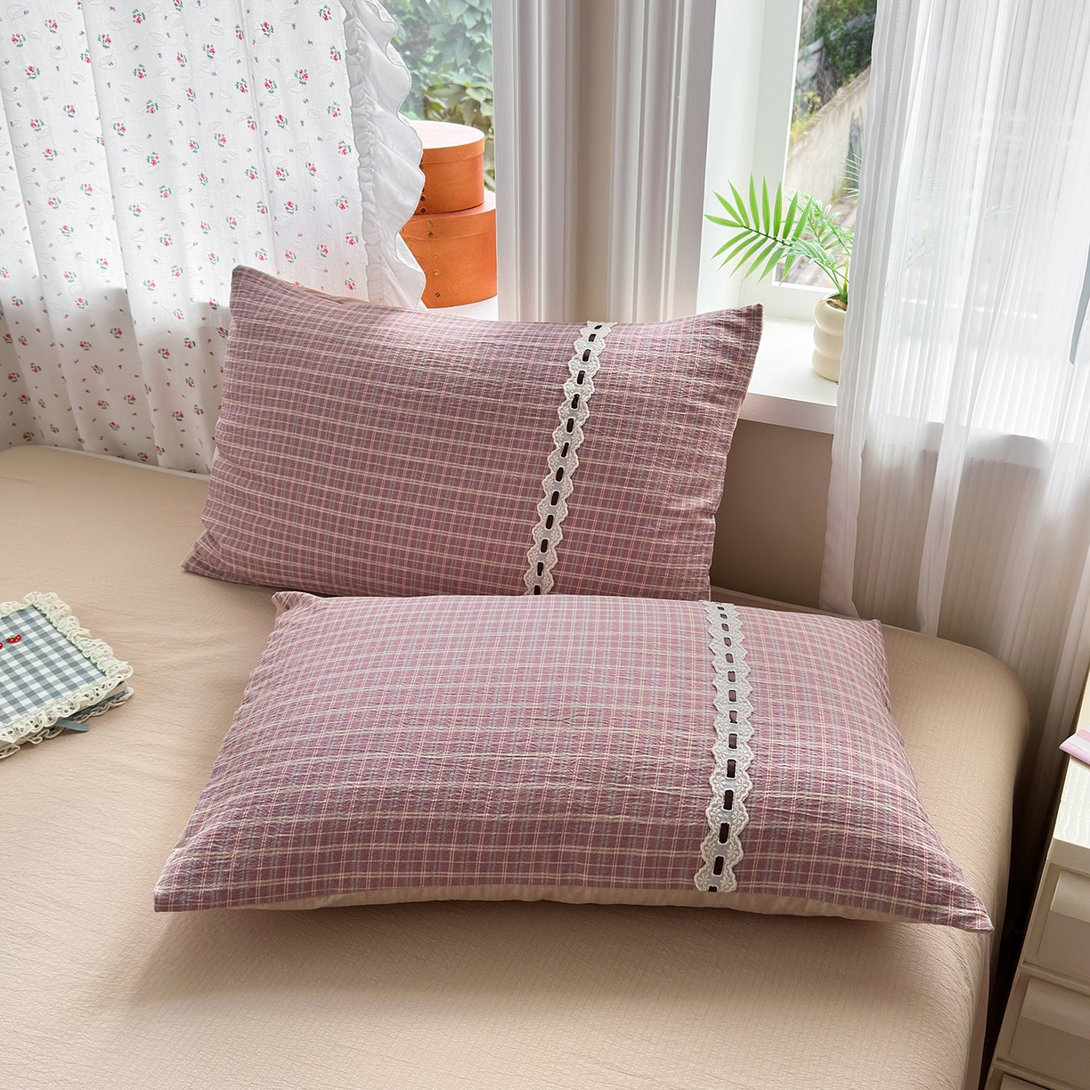 91家纺网 家纺一手货源 找家纺 晚爱家纺（原晚安家居） 2025新款云感木棉双层纱四件套皱皱纱蕾丝花边四件套 梦境-豆沙粉