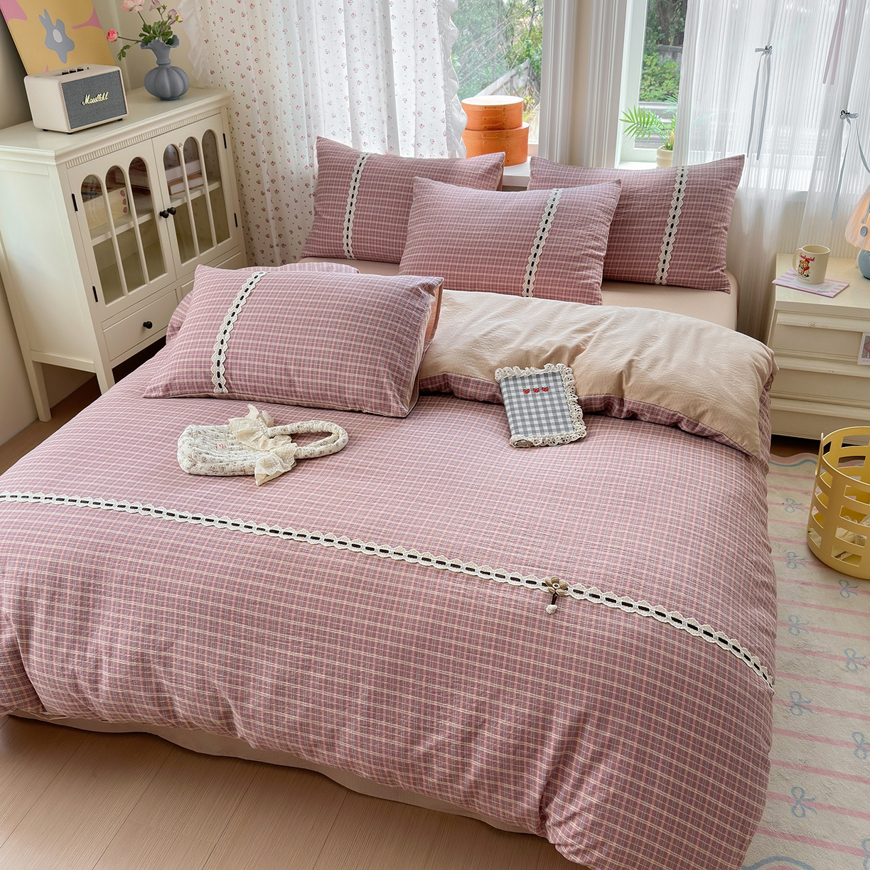 91家纺网 家纺一手货源 找家纺 晚爱家纺（原晚安家居） 2025新款云感木棉双层纱四件套皱皱纱蕾丝花边四件套 梦境-豆沙粉