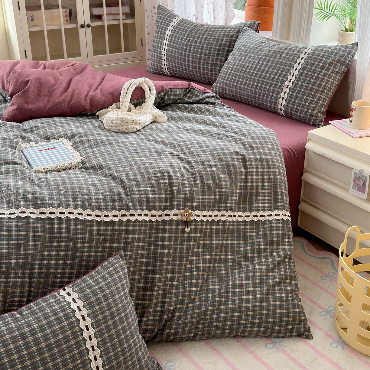 91家纺网 家纺一手货源 找家纺 晚爱家纺（原晚安家居） 2025新款云感木棉双层纱四件套皱皱纱蕾丝花边四件套 梦境-深咖