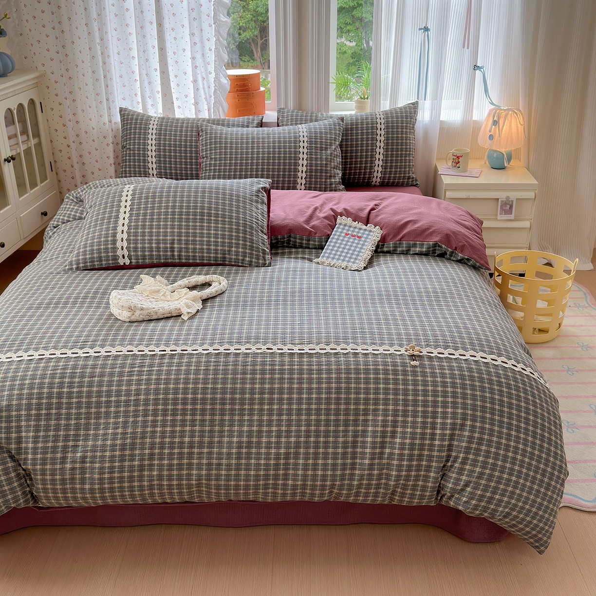 91家纺网 家纺一手货源 找家纺 晚爱家纺（原晚安家居） 2025新款云感木棉双层纱四件套皱皱纱蕾丝花边四件套 梦境-深咖