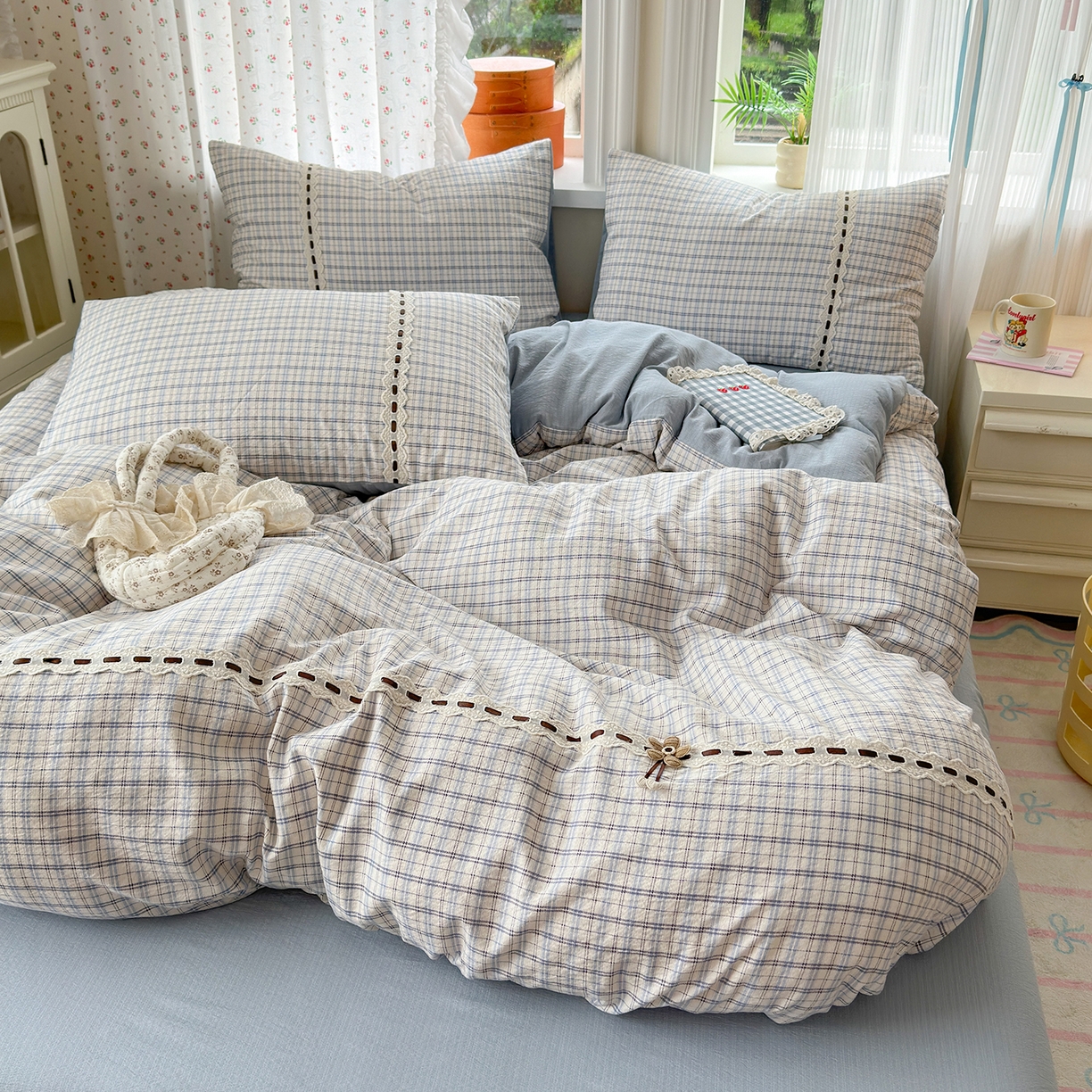 91家纺网 家纺一手货源 找家纺 晚爱家纺（原晚安家居） 2025新款云感木棉双层纱四件套皱皱纱蕾丝花边四件套 梦境-天空蓝