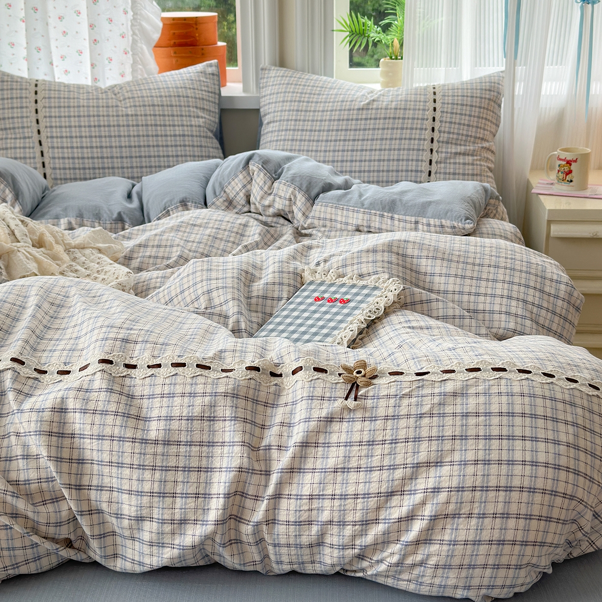 91家纺网 家纺一手货源 找家纺 晚爱家纺（原晚安家居） 2025新款云感木棉双层纱四件套皱皱纱蕾丝花边四件套 梦境-天空蓝