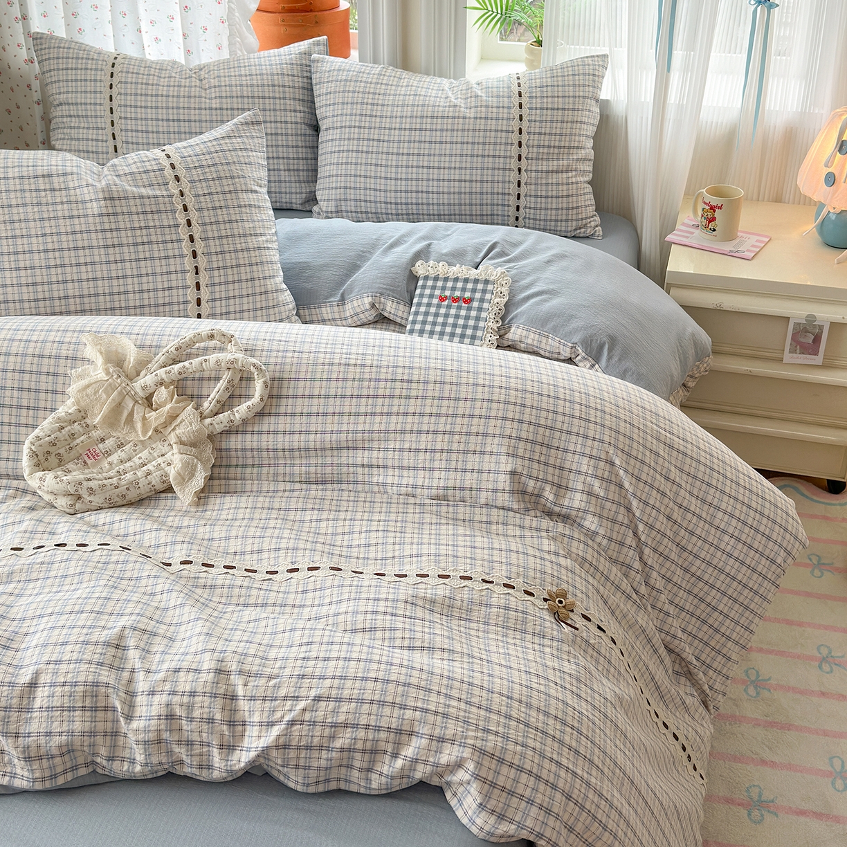 91家纺网 家纺一手货源 找家纺 晚爱家纺（原晚安家居） 2025新款云感木棉双层纱四件套皱皱纱蕾丝花边四件套 梦境-天空蓝