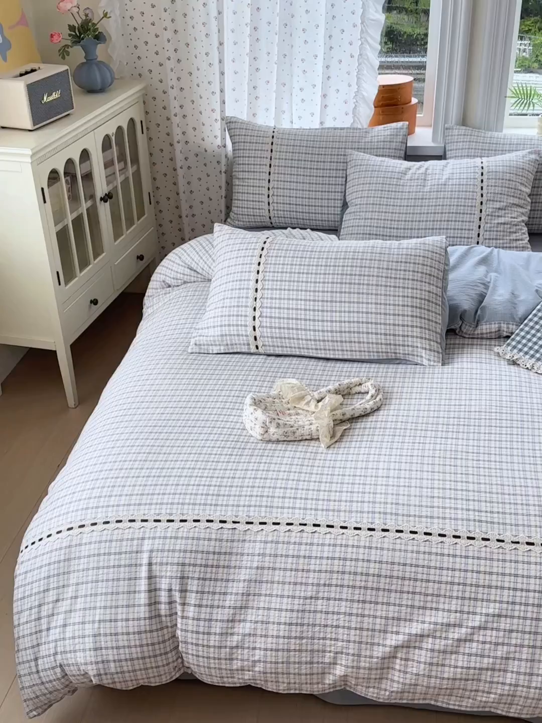 91家纺网 家纺一手货源 找家纺 晚爱家纺（原晚安家居） 2025新款云感木棉双层纱四件套皱皱纱蕾丝花边四件套 梦境-天空蓝