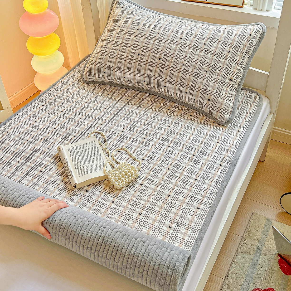 91家纺网 家纺一手货源 找家纺 （总）恒尚居 2025新款纯棉牛奶绒学生床垫 双面两用夹棉床单床垫-秋冬款四季通用-系列一